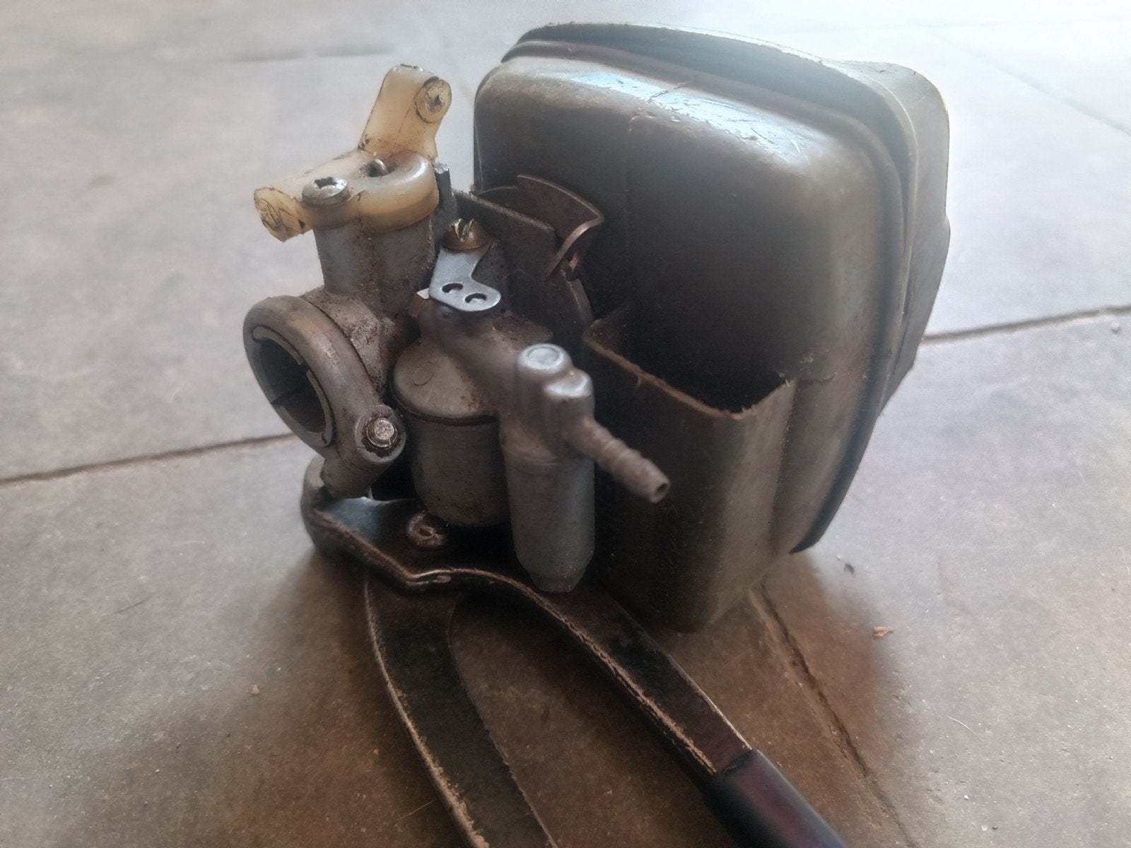 Carburateur mobylette Peugeot 102, Enlèvement, [Peugeot]
