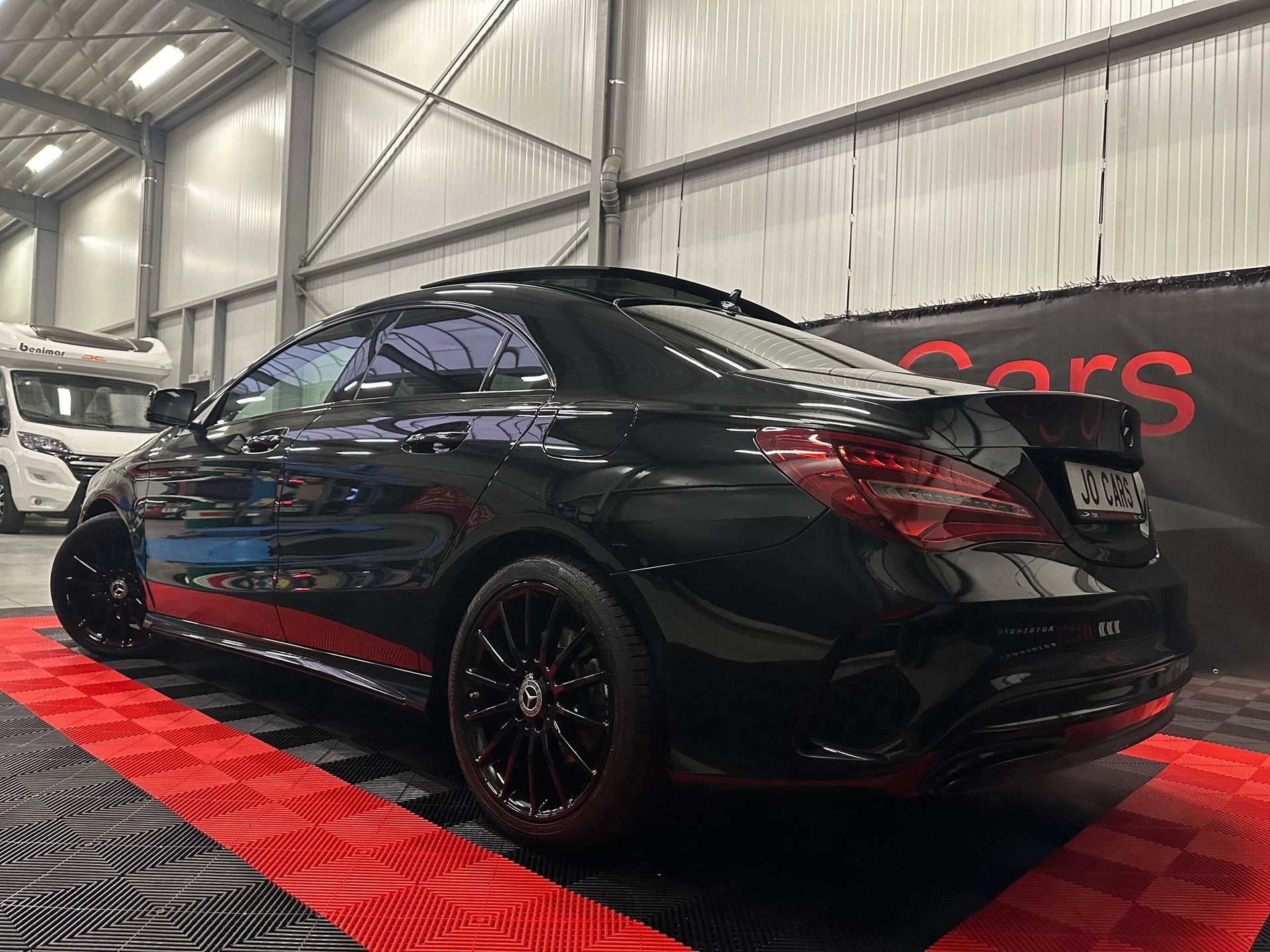 Mercedes-Benz CLA 180 /AMG Pack/Full Night Pack/Pano/Camera/, Auto's, 122 pk, Gebruikt, 4 cilinders, Zwart
