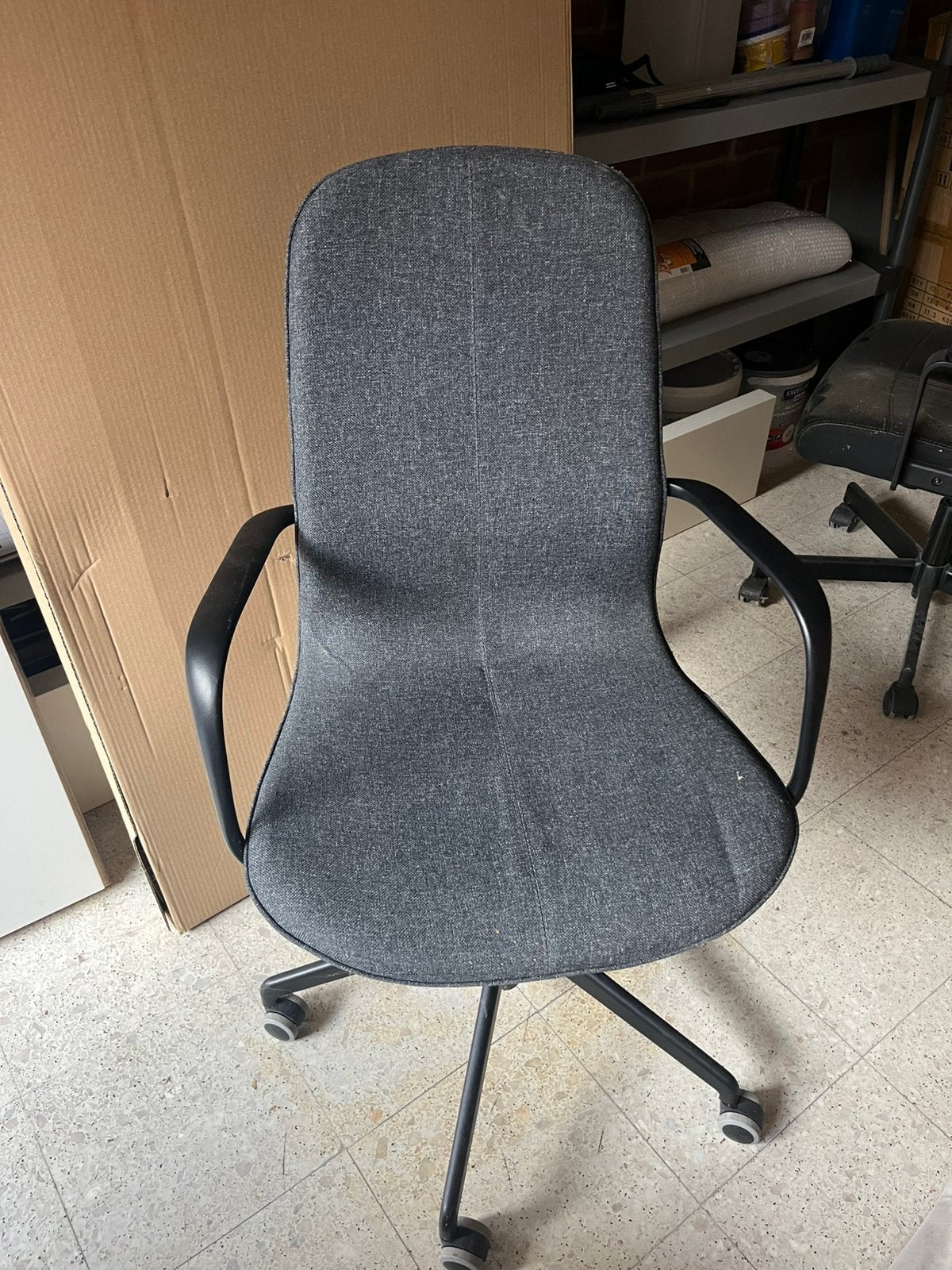 Chaise de bureau grise à dossier haut avec accoudoirs, Gris, Comme neuf, Enlèvement, Chaise de bureau