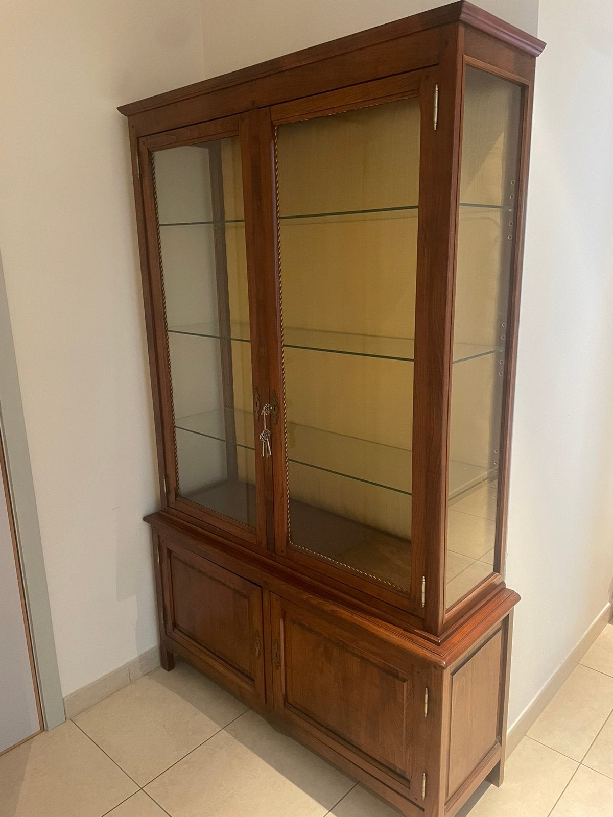 Mooie oude glazen kast, Huis en Inrichting, Kasten | Vitrinekasten, Ophalen, 100 tot 150 cm, Met lade(s), 150 tot 200 cm