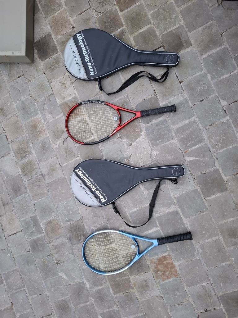 1 fusée de tennis bleue et 1 fusée de tennis rouge, Enlèvement, Comme neuf, Raquette