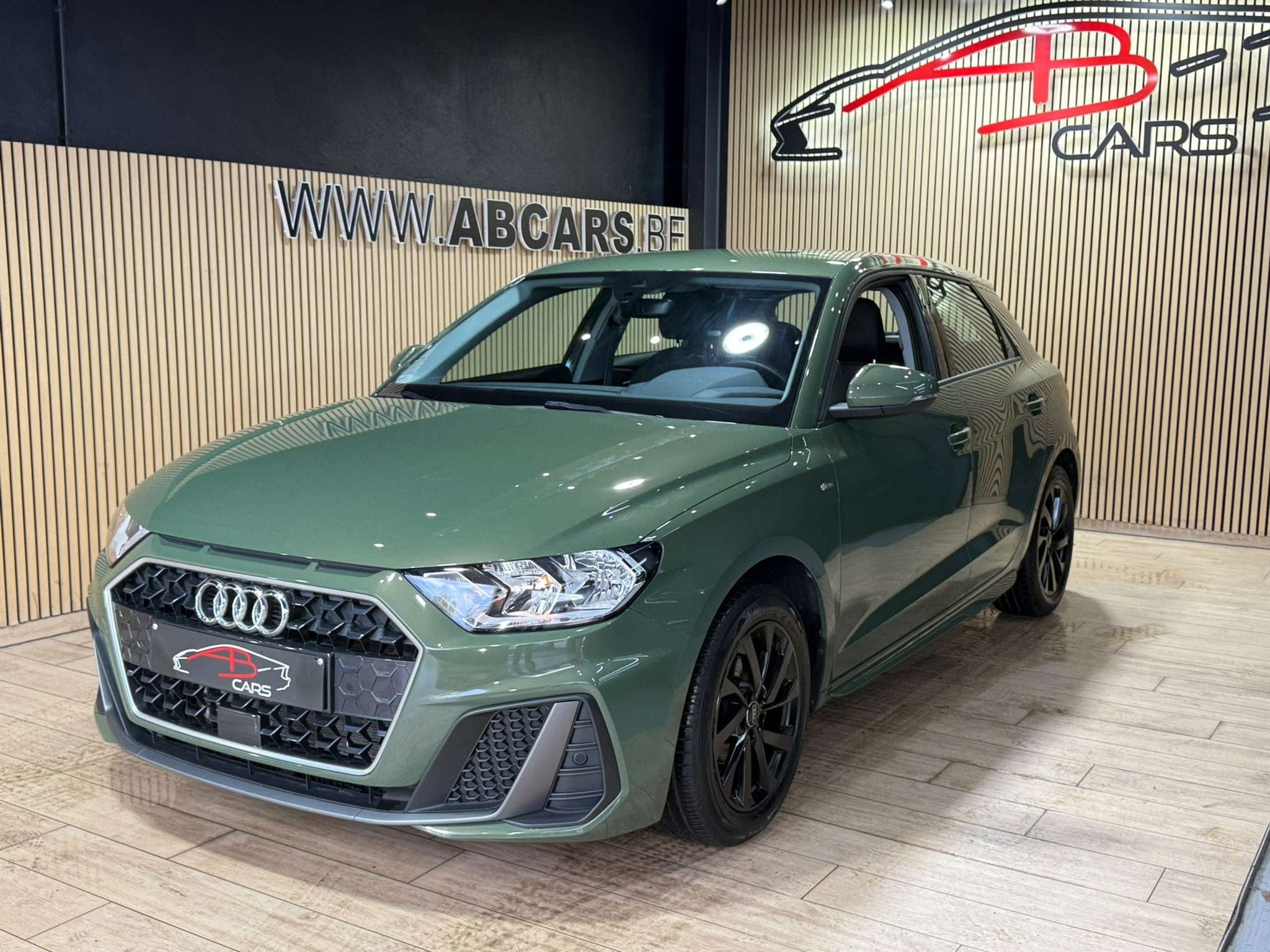 Audi A1 Sportback 25 TFSI S line * GARANTIE 12 MOIS * 1ER PR, Auto's, Stof, 95 pk, Bedrijf, 5 deurs