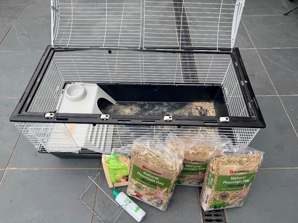 Konijnenkooi, Dieren en Toebehoren, Knaagdieren en Konijnen | Hokken en Kooien, Ophalen, Gebruikt, 110 cm of meer, Konijn