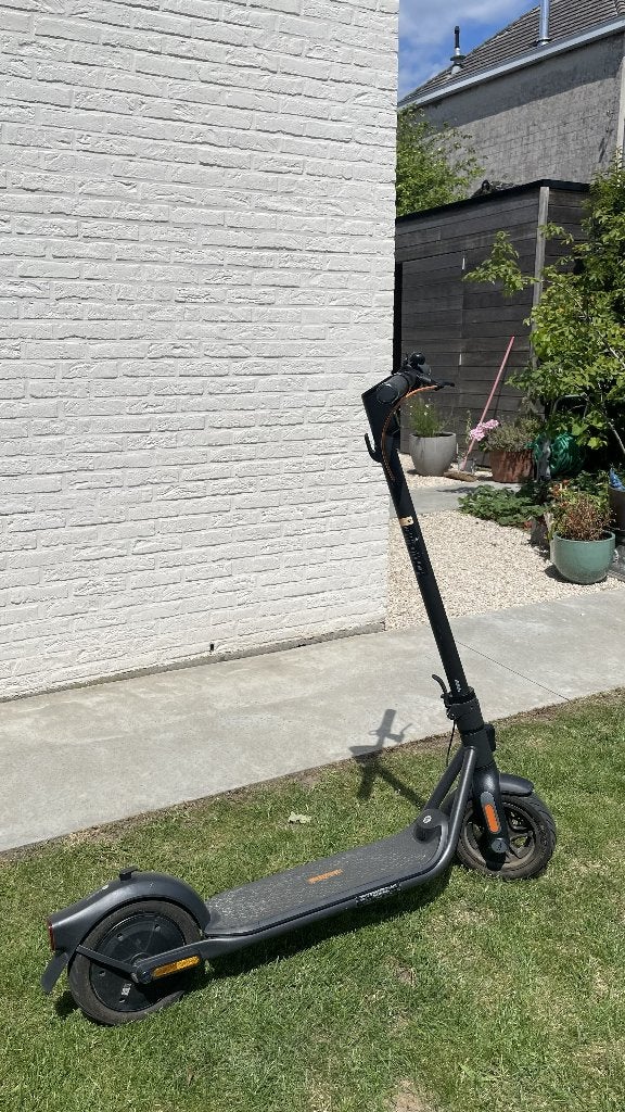 Segway-Ninebot F2 Plus E elektrische step, Fietsen en Brommers, Steps, Ophalen, Zo goed als nieuw, Elektrische step (E-scooter)