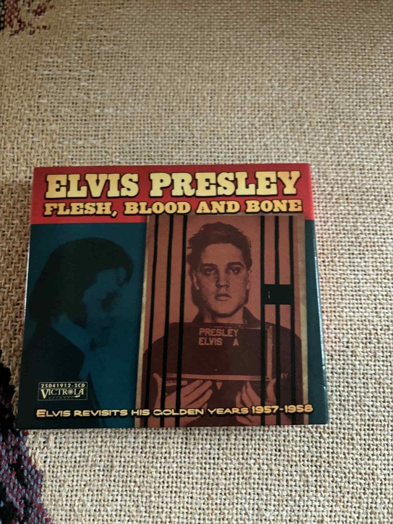 Elvis bootleg drie cdbox, Flesh, blood and bone, Victrola, Ophalen of Verzenden, Zo goed als nieuw, Rock-'n-Roll
