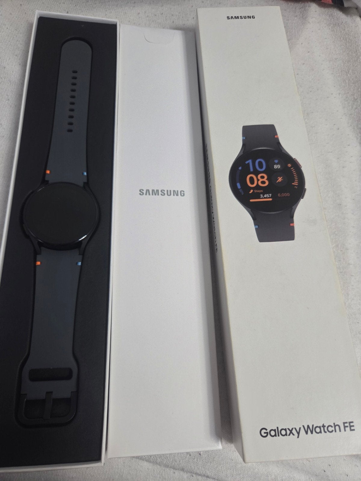 samsung galaxy watch fe  nieuw, Bijoux, Sacs & Beauté, Montres connectées, Enlèvement