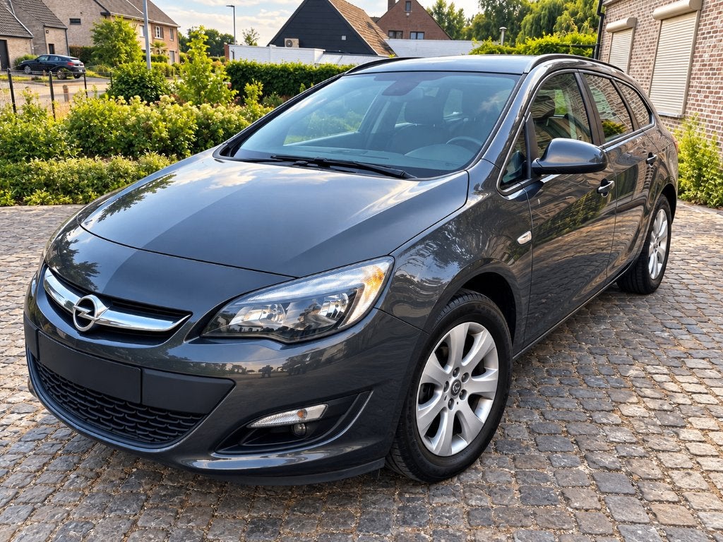 Opel Astra 1.6 diesel 2015 volledige opties EURO 6b, Auto's, Navigatiesysteem, 4 cilinders, Leder en Stof, 5 deurs
