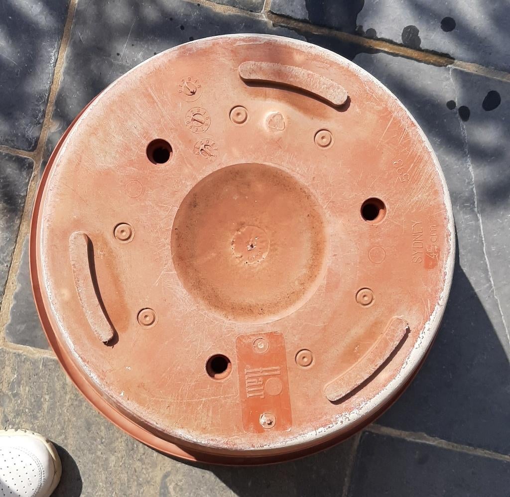 Te koop: Handige bruin plastic bloempot van "Flair", 40 cm ou plus, Rond, Synthétique, Enlèvement