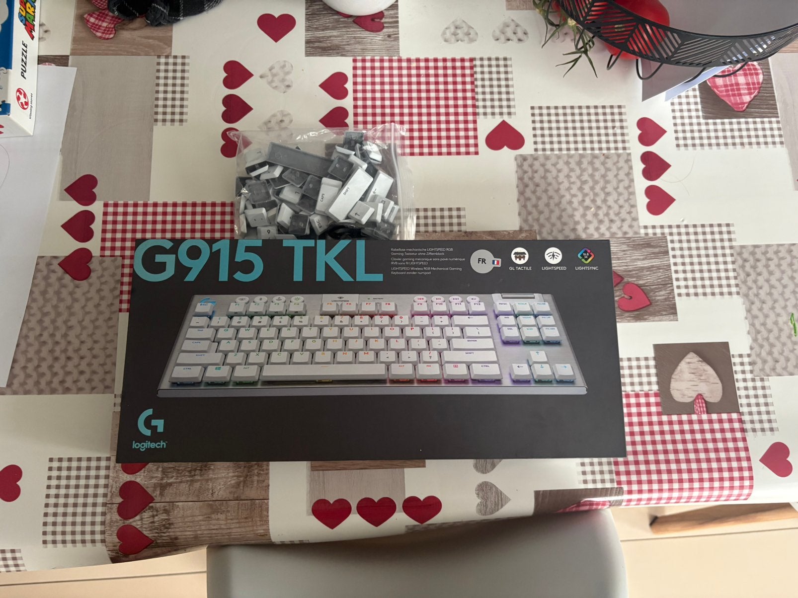 Logitech g915 TKL ( clavier gaming ), Enlèvement