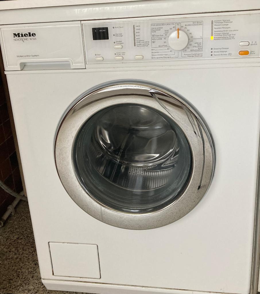 Wasmachine Miele, 1200 à 1600 tours, 85 à 90 cm, 4 à 6 kg, Chargeur frontal