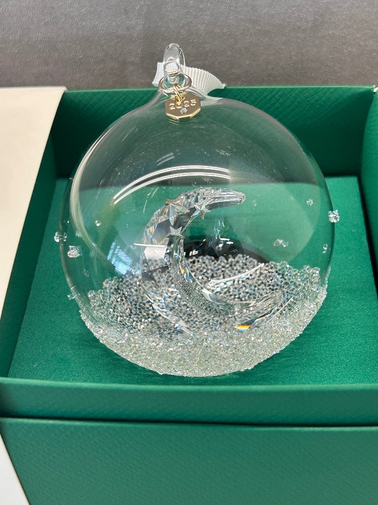 Swarovski Kerst Ornament Kerstbal 2025., Verzamelen, Swarovski, Nieuw, Figuurtje, Ophalen of Verzenden