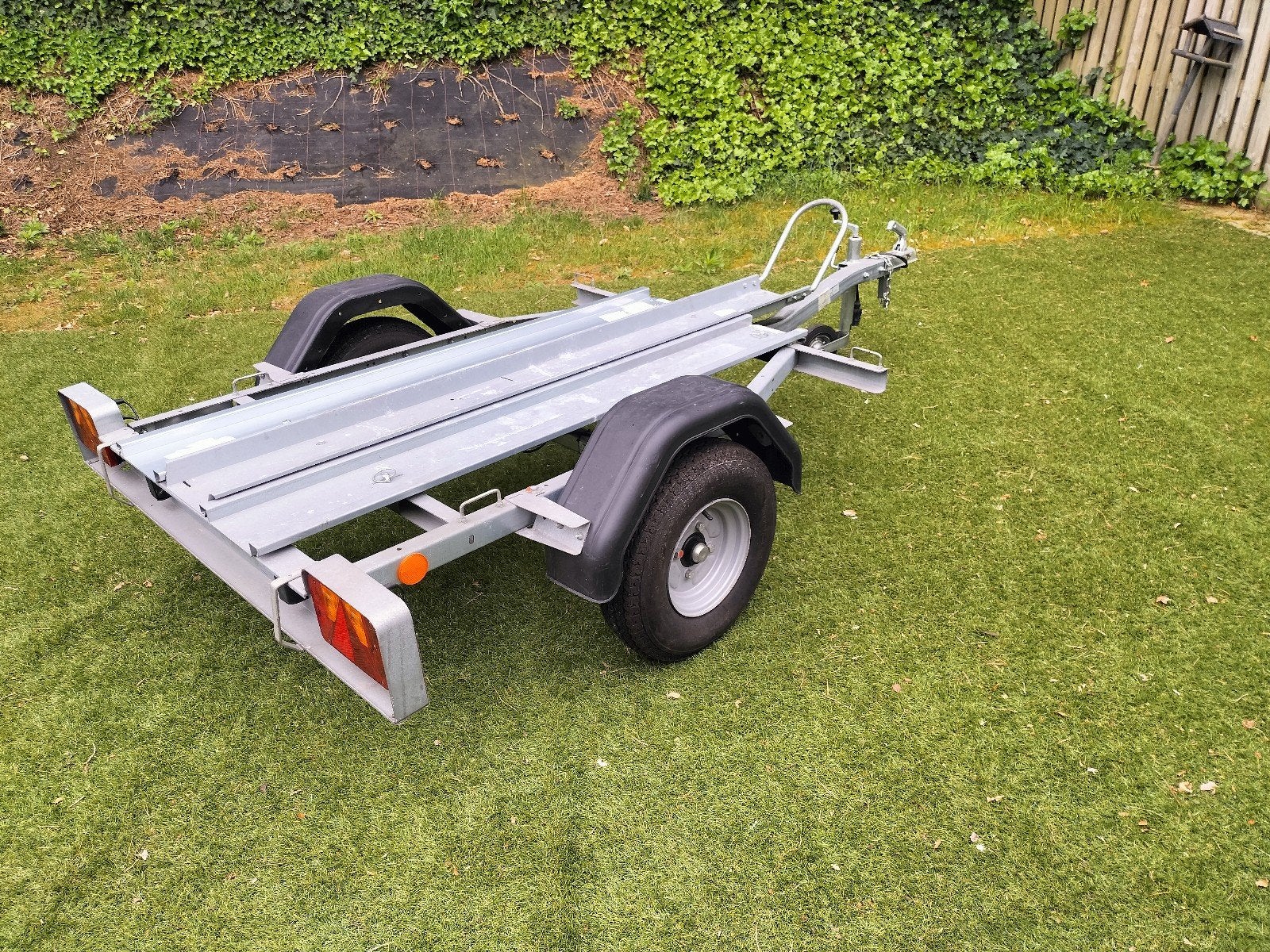 Motor aanhangwagen, Ophalen