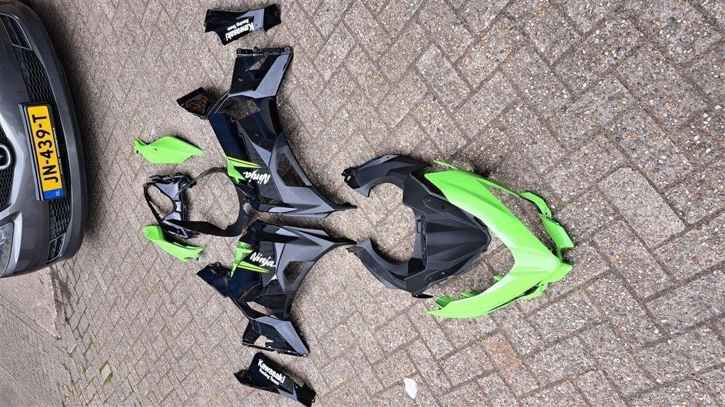 Kawasaki ninja 400 onderdelen oa kuipset in het groen etc., Ophalen of Verzenden, Gebruikt