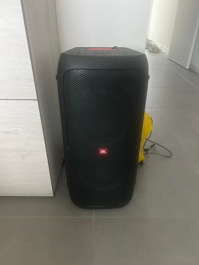 Partybox 310, Audio, Tv en Foto, Luidsprekerboxen, Ophalen of Verzenden, Zo goed als nieuw