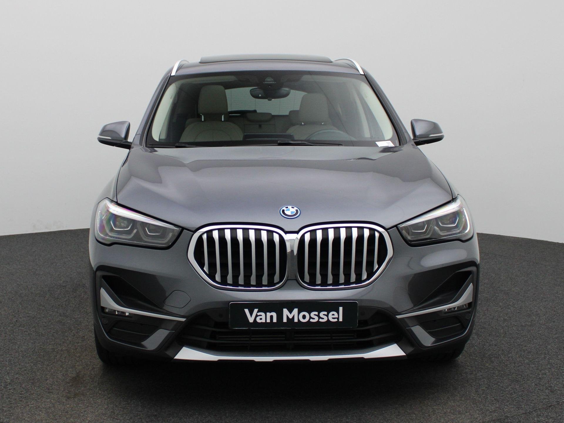 BMW X1 xDrive25e (162 kW), Auto's, BMW, Stof, Gebruikt, https://public.car-pass.be/vhr/6bc122c3-8a19-4f77-9f9b-12f56f287770, 1820 kg