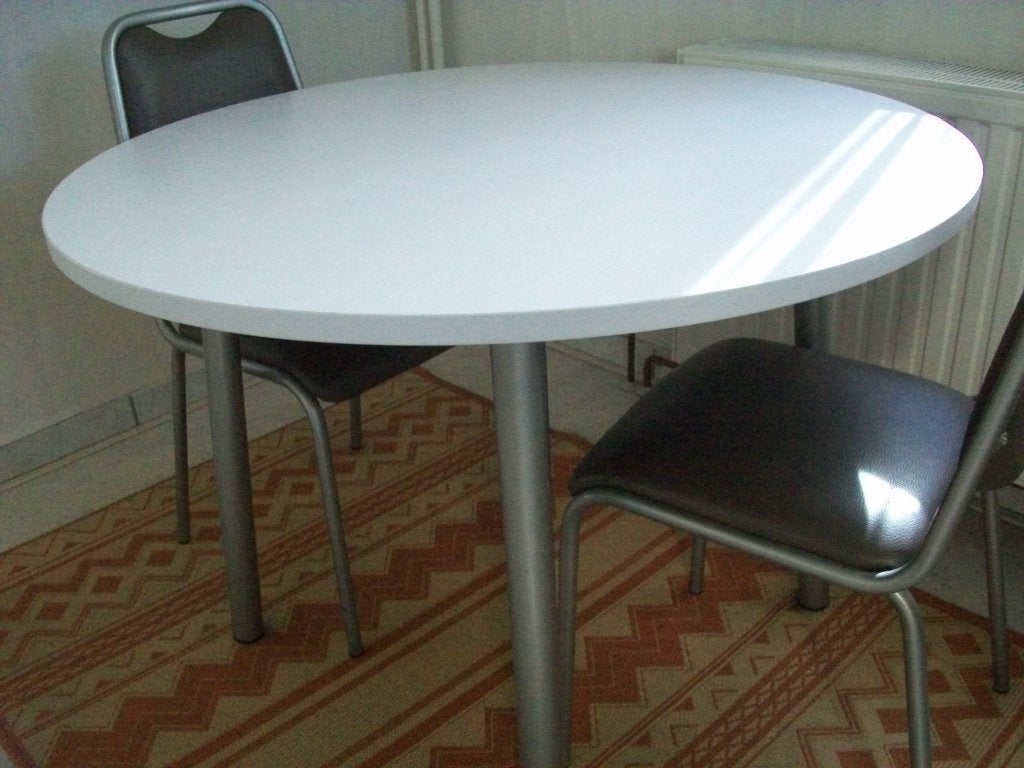 Ronde tafel en 4 stoelen, Ophalen, Zo goed als nieuw