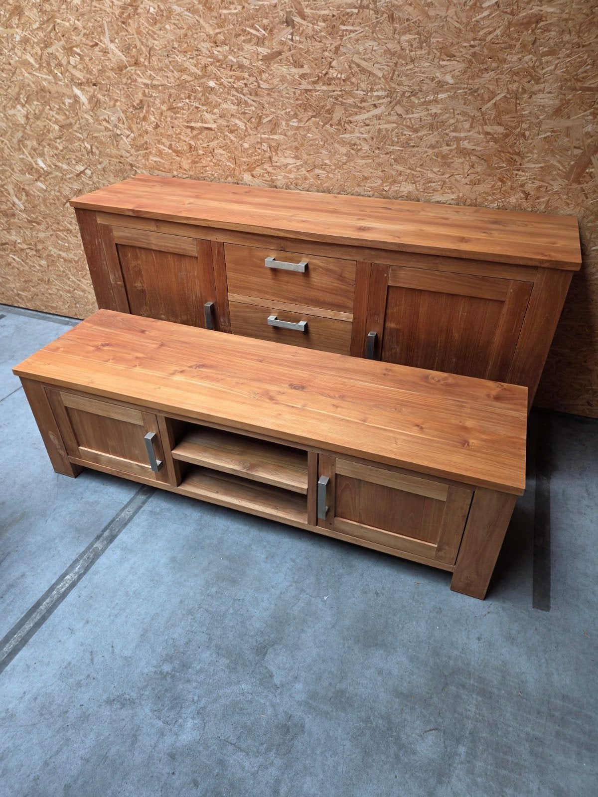 Massief teakhouten set (dressoir + tv meubel).vaste prijs., Ophalen