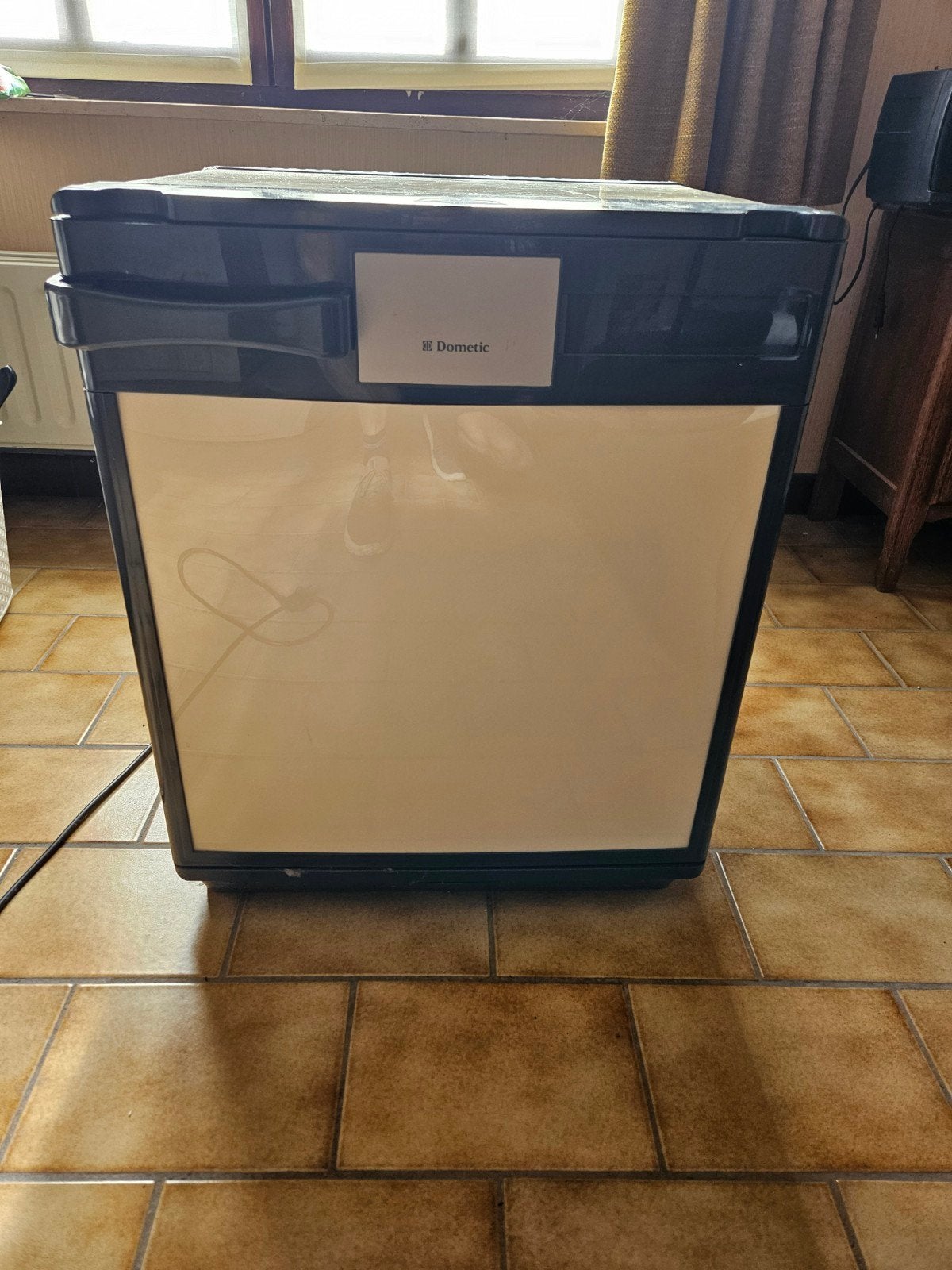 Dometic geruisloze koelkast DS600FS, Elektronische apparatuur, Minder dan 75 liter, Ophalen, Gebruikt, Zonder vriesvak