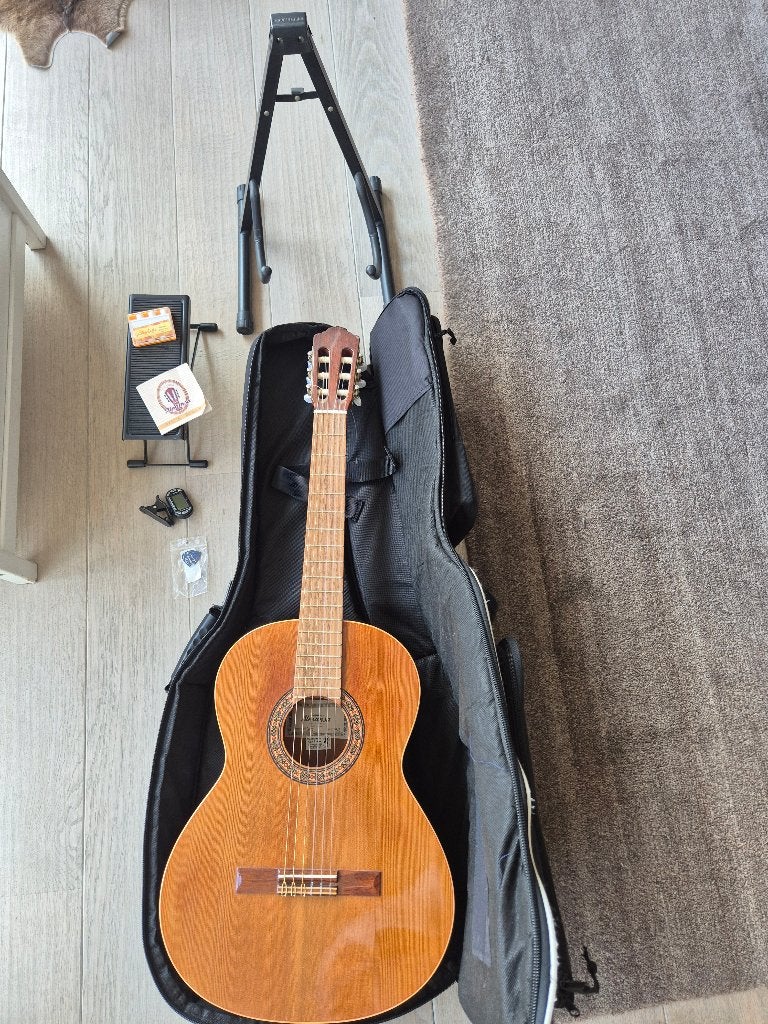 Klassieke gitaar met draagzak en toebehoren, Ophalen, Zo goed als nieuw, Klassieke of Spaanse gitaar, Met koffer