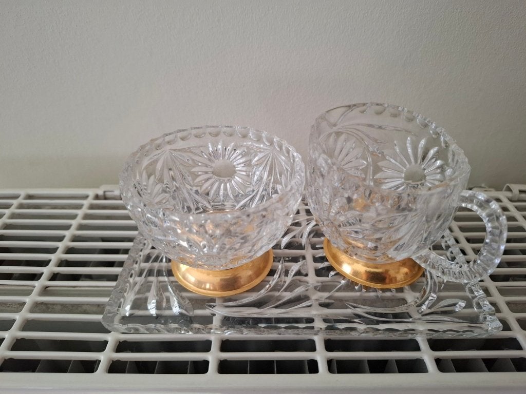 Melkkannetje en suikerpotje, Ophalen