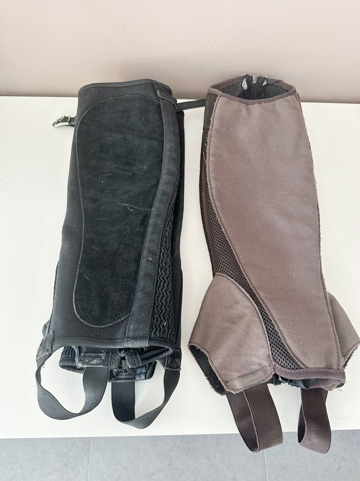 2 sets chaps S, Animaux & Accessoires, Vêtements d'équitation, Enlèvement ou Envoi, Comme neuf, S