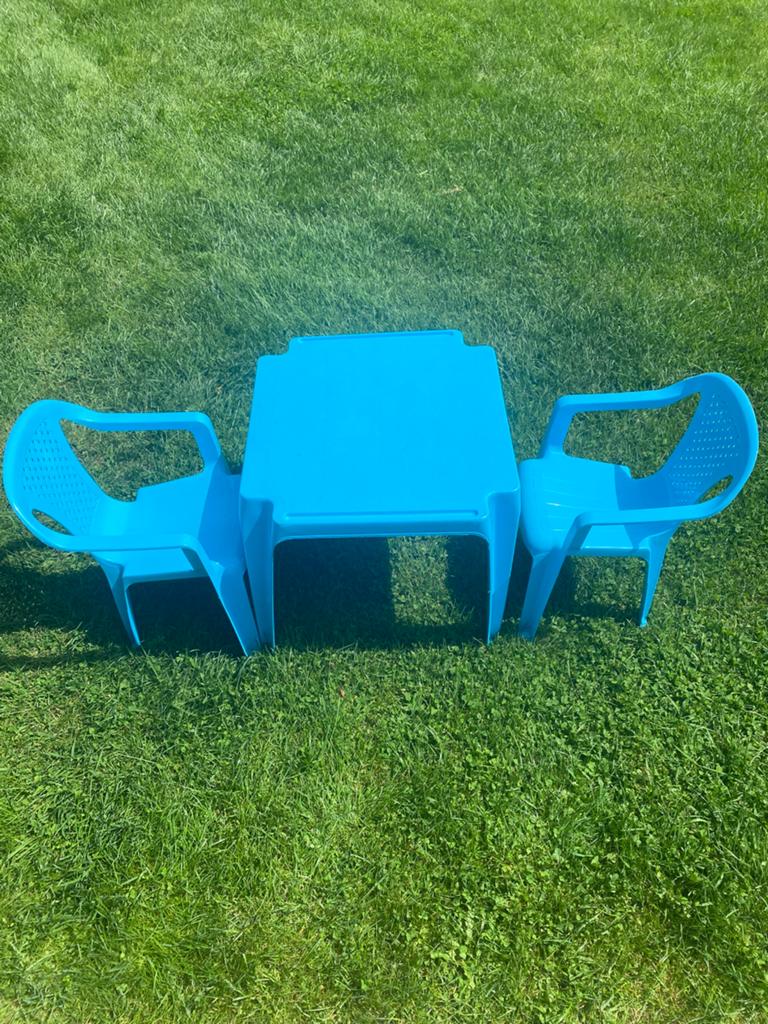 Kindertafeltje met 2 stoelen, Ophalen, Gebruikt