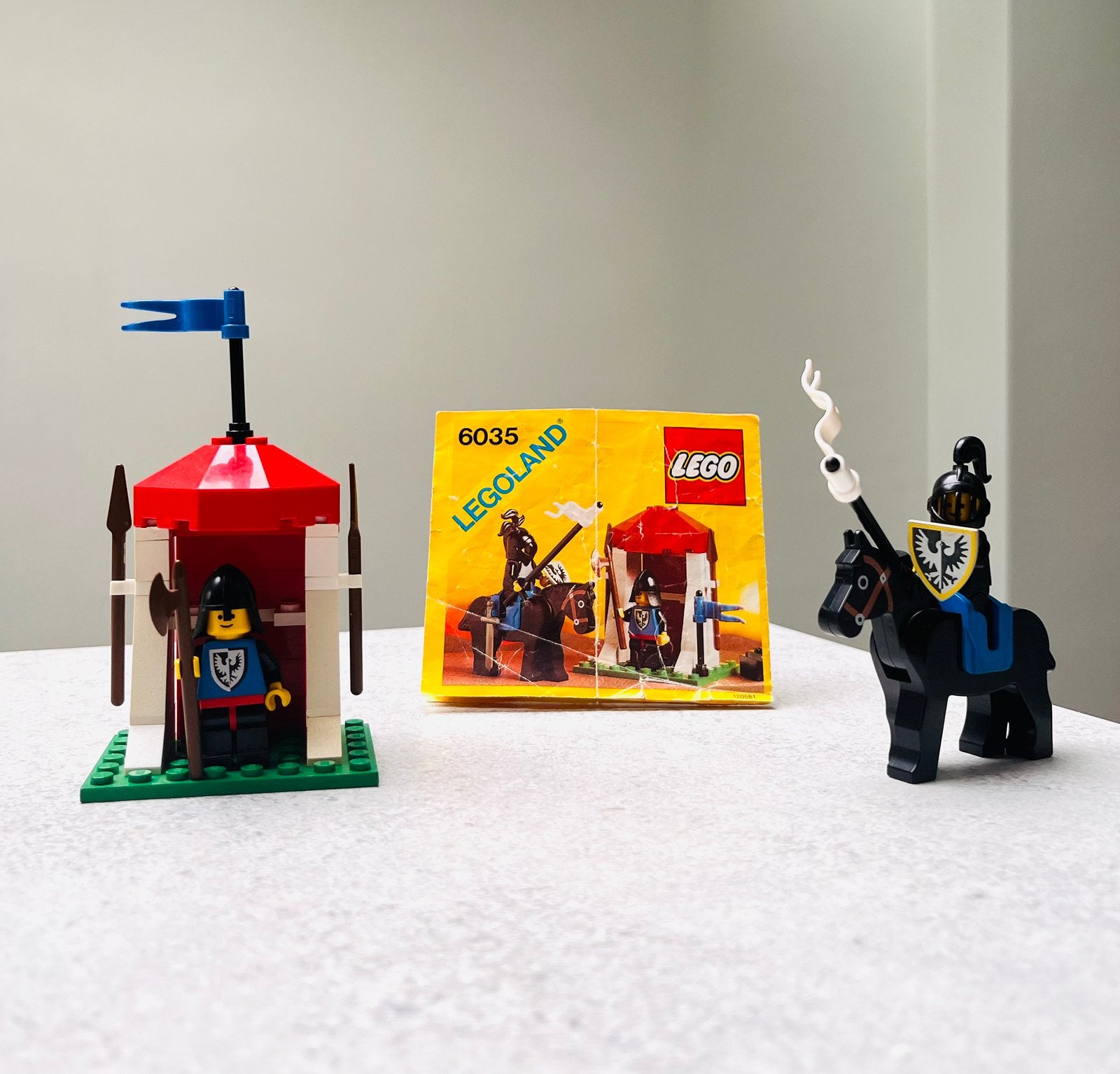 LEGO 6035 Castle Guard (1987) – compleet met boekje, Lego, Ophalen of Verzenden, Zo goed als nieuw, Compleet