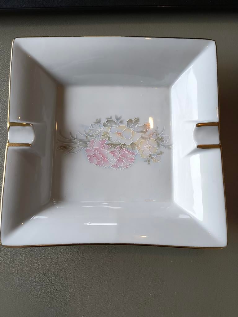 Cendrier Philippe Deshoulieres en porcelaine de Limoges, Enlèvement ou Envoi