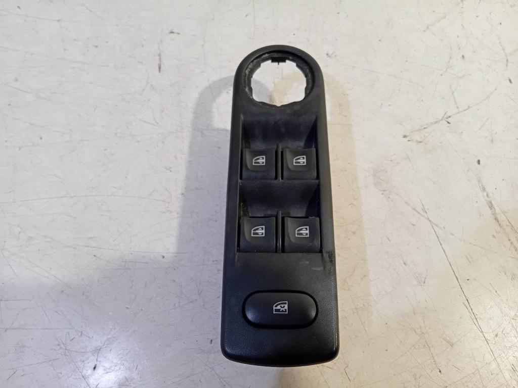 Bedieningspaneel elektrische ramen Renault Captur, Onderdelen@venauto.nl, Van der Ven Autorecycling B.V., Gebruikt, Ettenseweg 76, 4706 PB Roosendaal, The Netherlands
