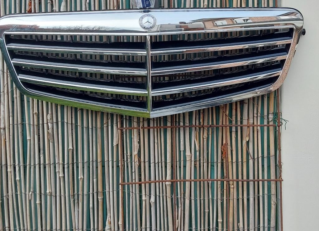 Grille Mercedes W212 New 2009-2016 avec emblème, Enlèvement ou Envoi, Utilisé, Avant, Mercedes-Benz