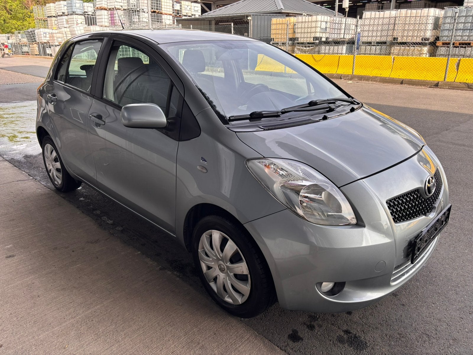 Yaris Follow Me CLIMATISATION 1.3 km 53.000 km, Achat, Boîte manuelle, 5 portes, 5 places