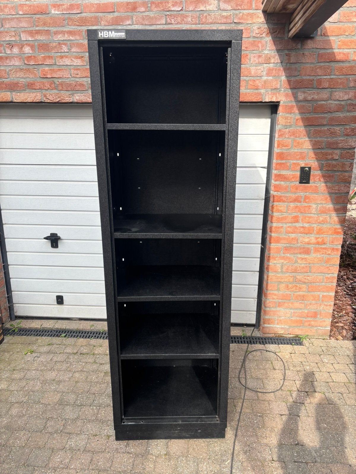 Armoire Hbm, Enlèvement, Utilisé