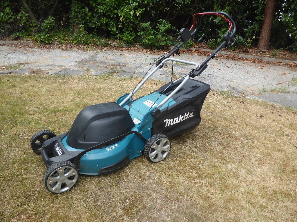 zelftrekkende elektrische grasmaaier makita ELM 4613, Tuin en Terras, Ophalen, Cirkelmaaier, Gebruikt, Elektrische grasmaaier