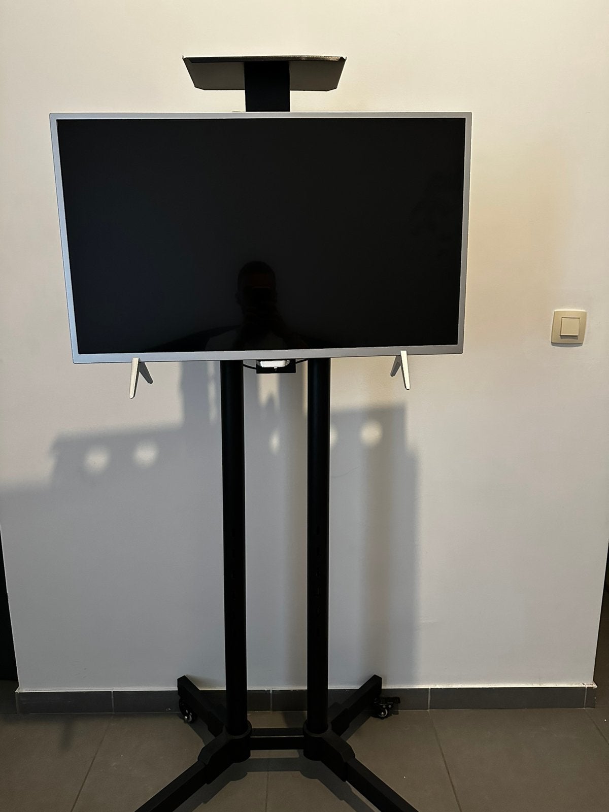 Philips Ambilight 32-inch televisie met statief, Ophalen, Zo goed als nieuw