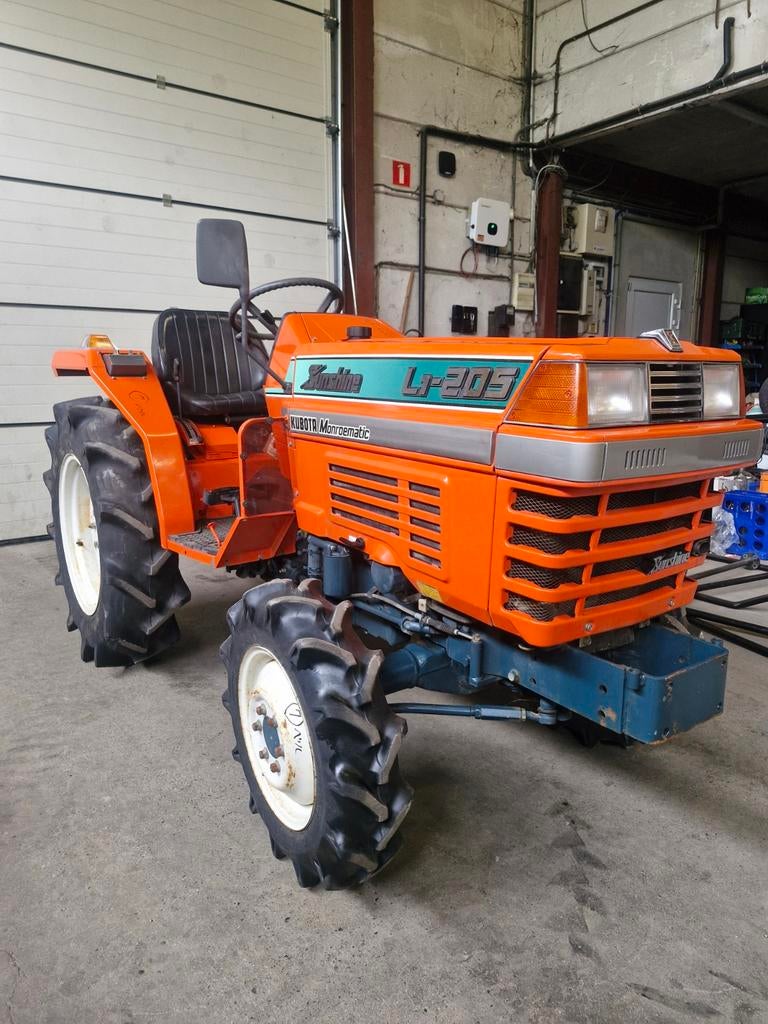 Tracteur 4x4 Kubota en etat choorom