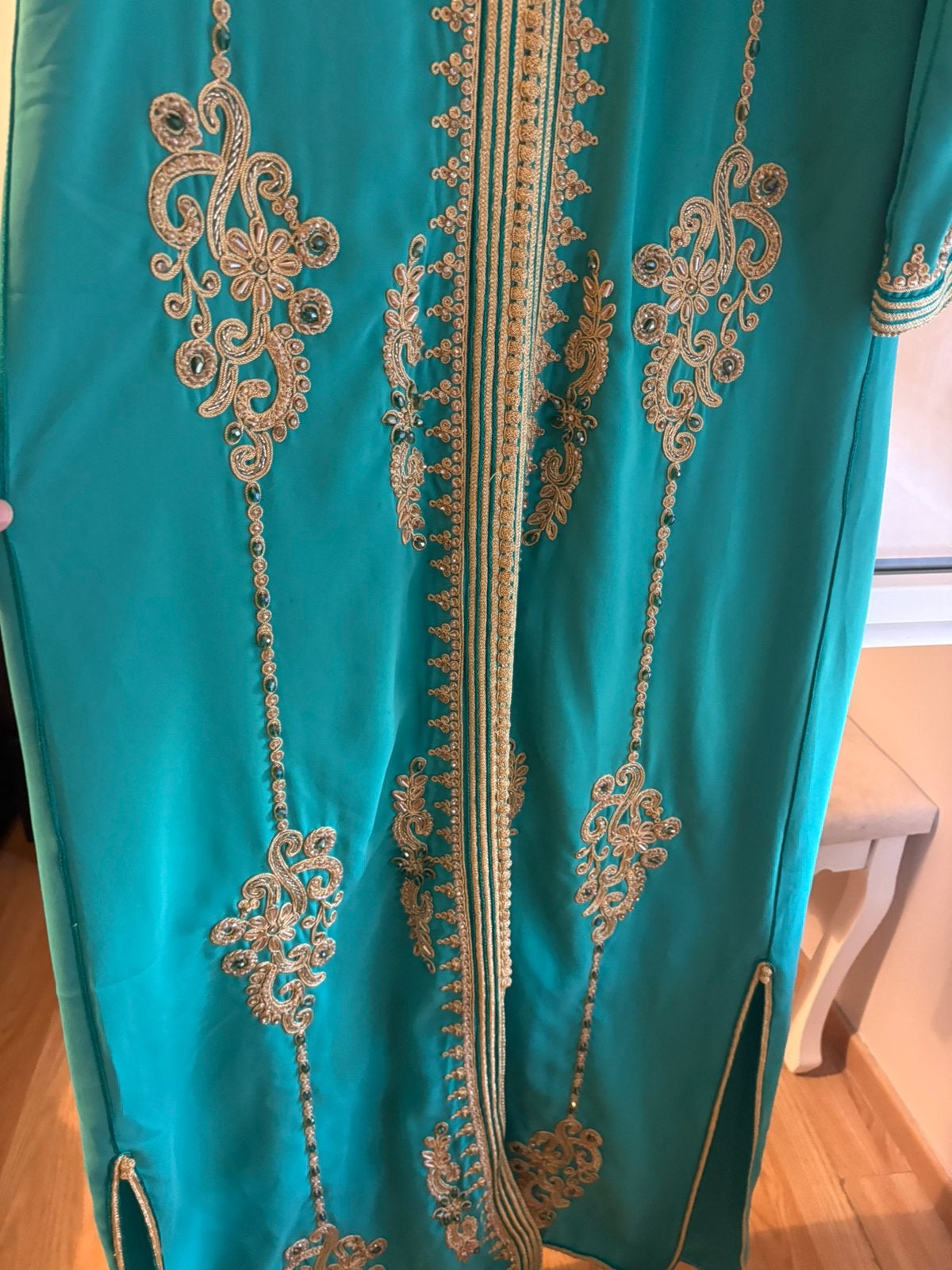 Turkoise carftan te koop met veel steentjes, Vêtements | Femmes, Enlèvement ou Envoi, Porté, Taille 38/40 (M)