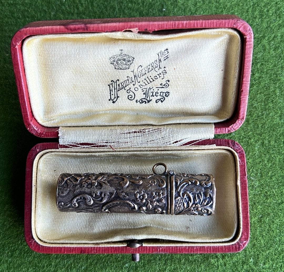 19e of vroege 20e eeuw. parfumfles, Ophalen