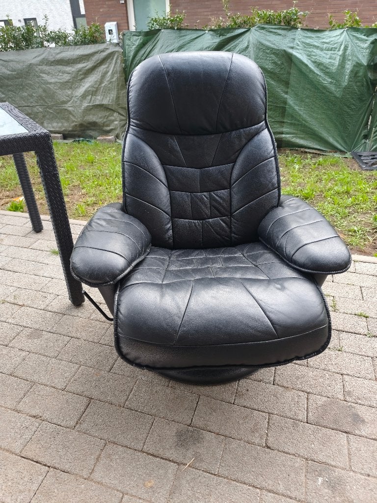 Relax zetel, 75 à 100 cm, 150 à 200 cm, Une personne, Zwart en is bevestigd op een rondevoet