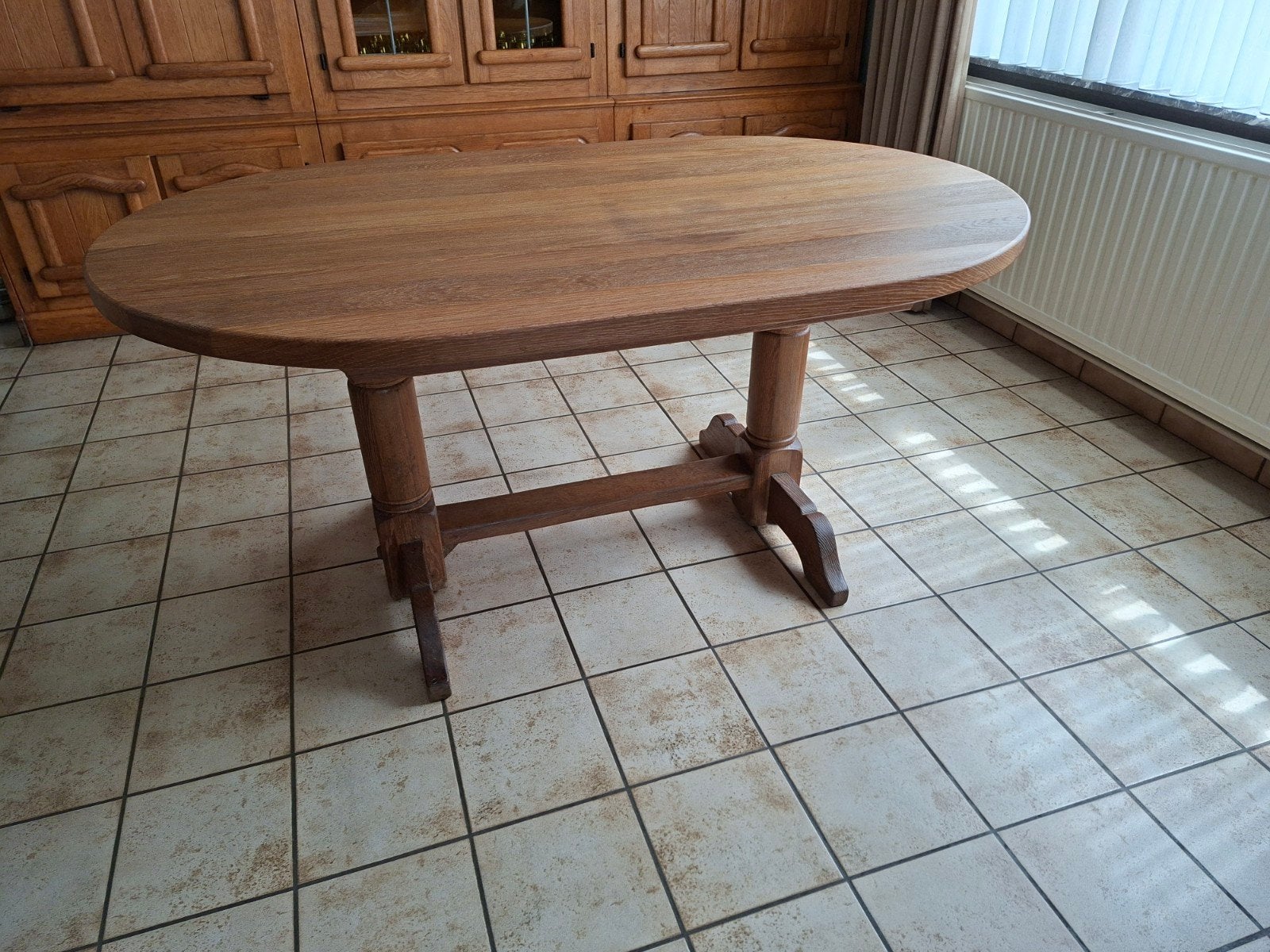 eiken tafel, Enlèvement