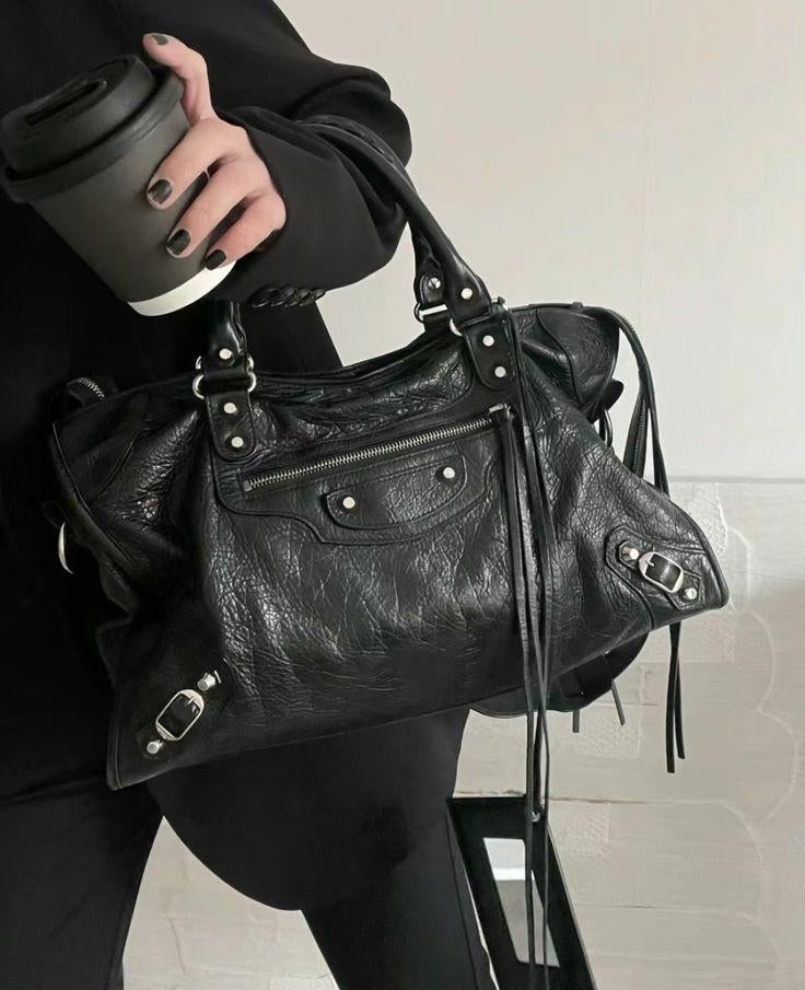 Sac stylé noir vintage, y2k,
Style Bal*nc*aga city, Enlèvement, Noir