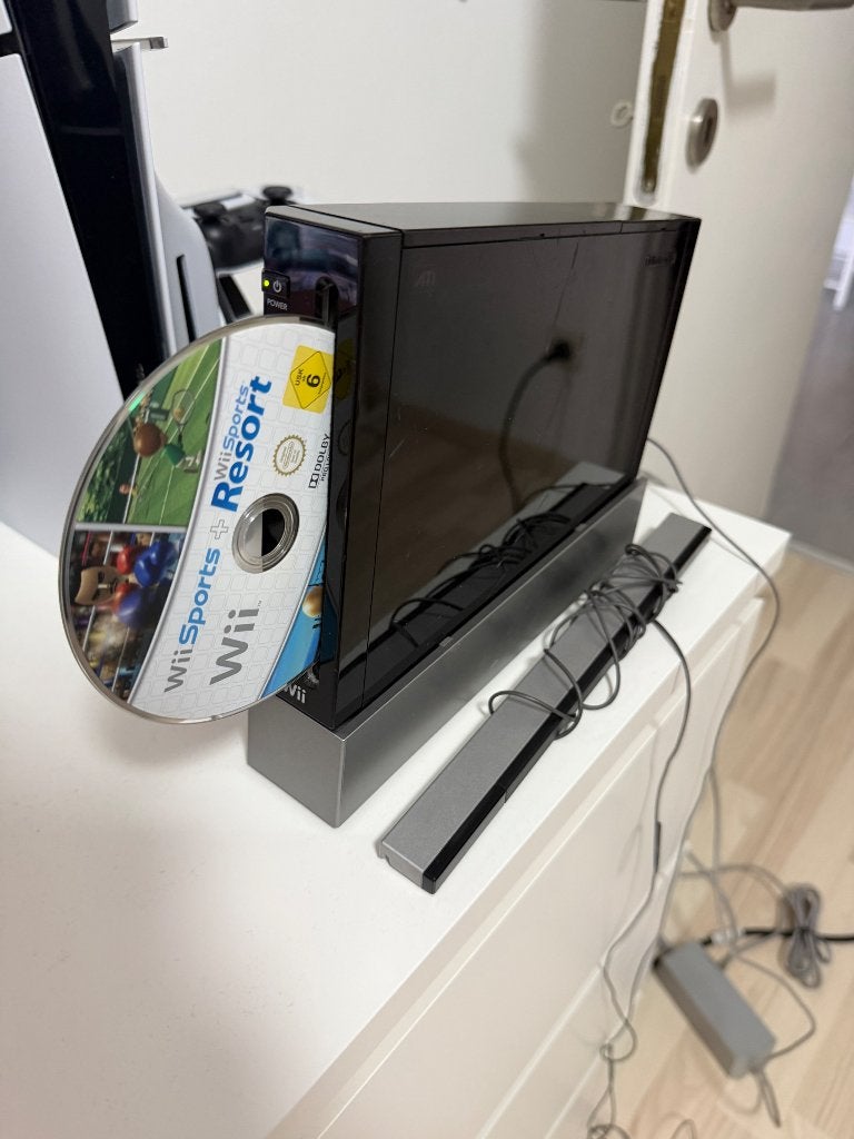 Nintendo Wii zwart, Games en Spelcomputers, Ophalen, Gebruikt, Met 2 controllers, Met games