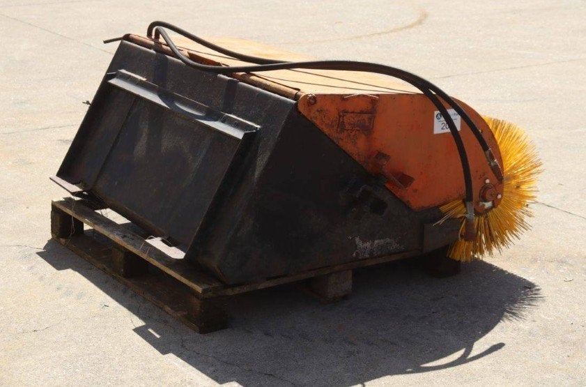 NIEUWE GRAAFMACHINE MINIGRAVER VEEGBORSTEL BOBCAT, Ophalen