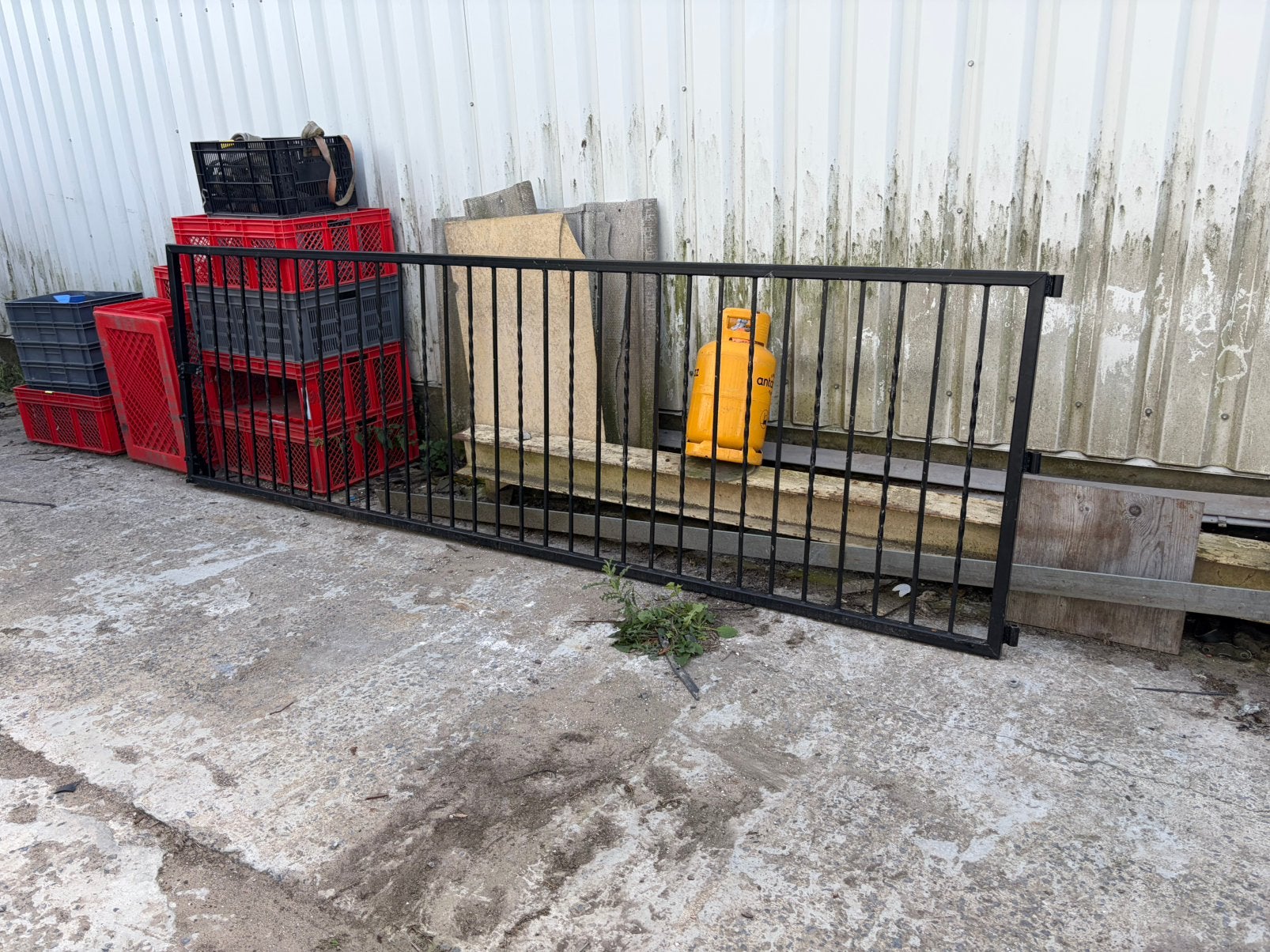 Metalen poort 3,7m 1,1m hoog, Tuin en Terras, Ophalen, Zo goed als nieuw