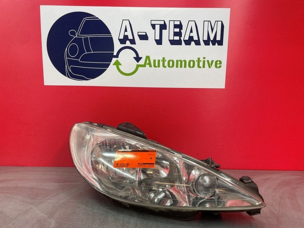 PHARE / OPTIQUE AVANT DROIT Peugeot 206 (2A / C/H/J/S), Kontakt-peugeot@peugeot.com, Utilisé, Peugeot Deutschland GmbH, Bahnhofsplatz
65423  Rüsselsheim, DE