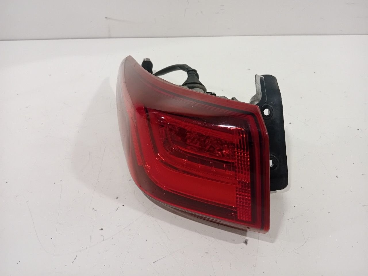 Achterlicht links buiten Hyundai Kona, Onderdelen@venauto.nl, Van der Ven Autorecycling B.V., Ettenseweg 76, 4706 PB Roosendaal, The Netherlands