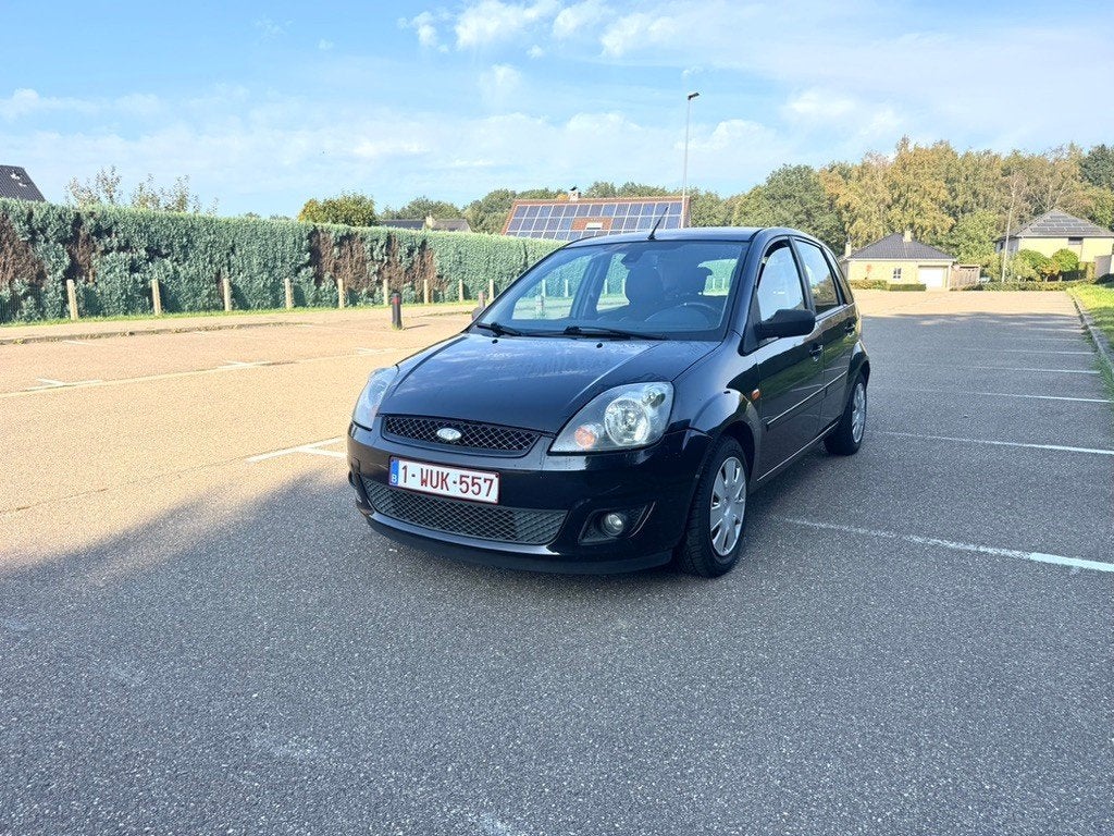 Ford Fiesta 1.3 benzine, 5-deurs, manueel, Euro 4., Auto's, Voorwielaandrijving, 1299 cc, Stof, Zwart