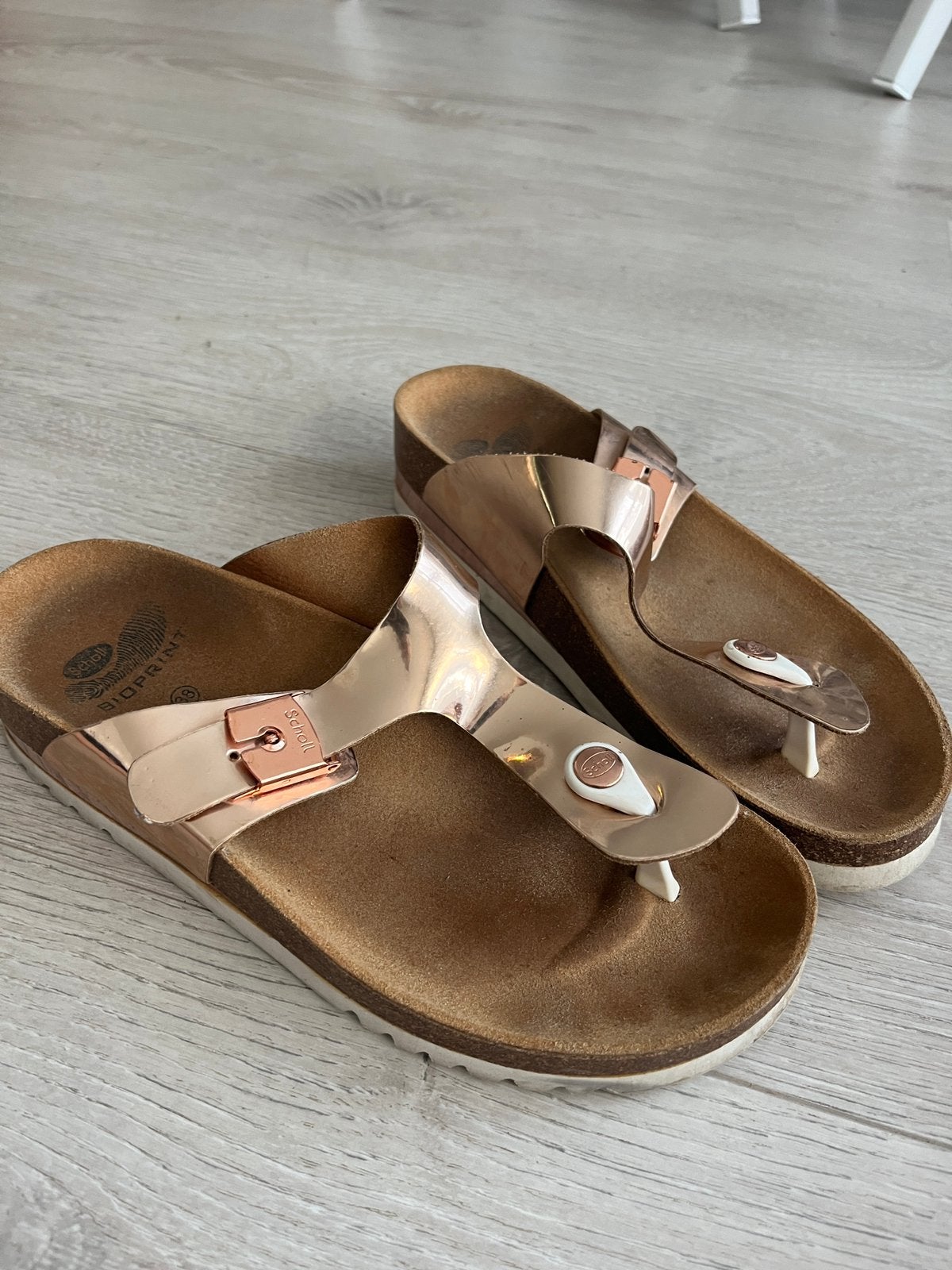 Scholl slippers goudkleurig maat 38, Autres couleurs, Enlèvement, Porté, Sandales de bain
