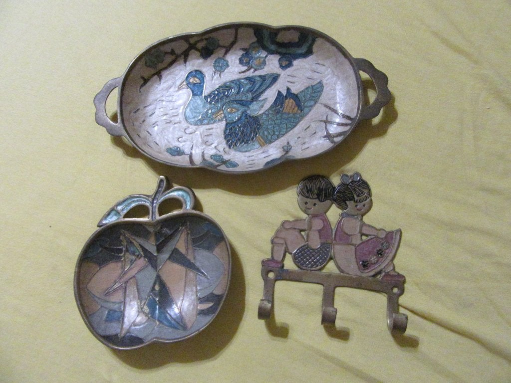 2 plateaux vide-poche et 1 porte-manteaux "cuivrés", Ophalen, Gebruikt