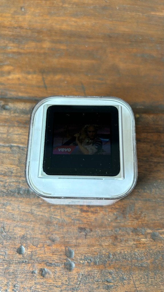 Apple iPod Nano 16GB Zilver, Ophalen, Zo goed als nieuw, Nano, Zilver