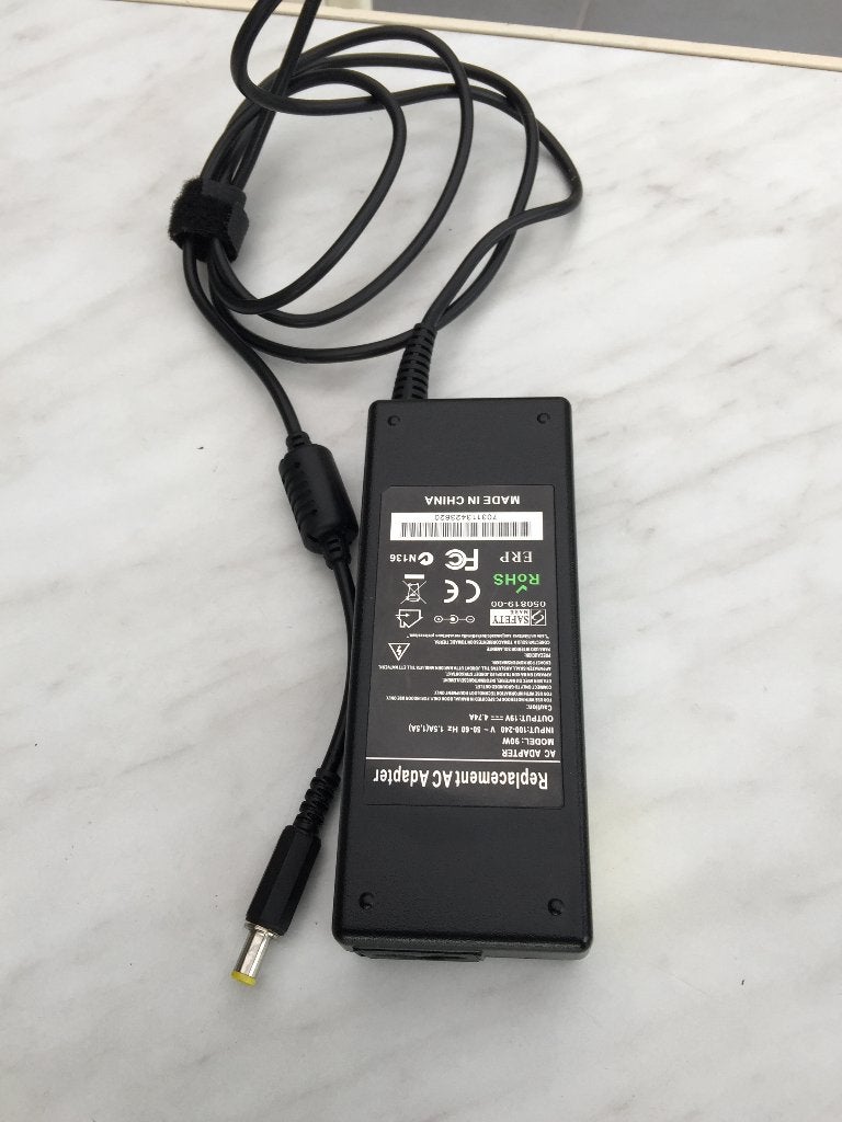 Le chargeur pour ordinateur portable est neuf, Comme neuf